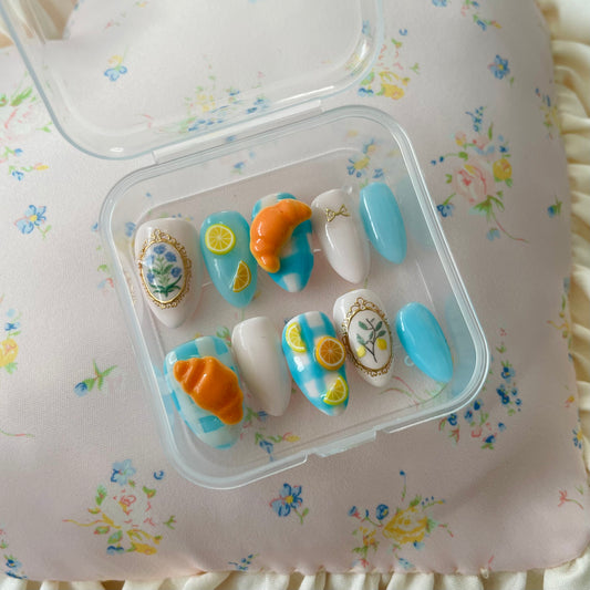 Cottage Croissant Nail Set